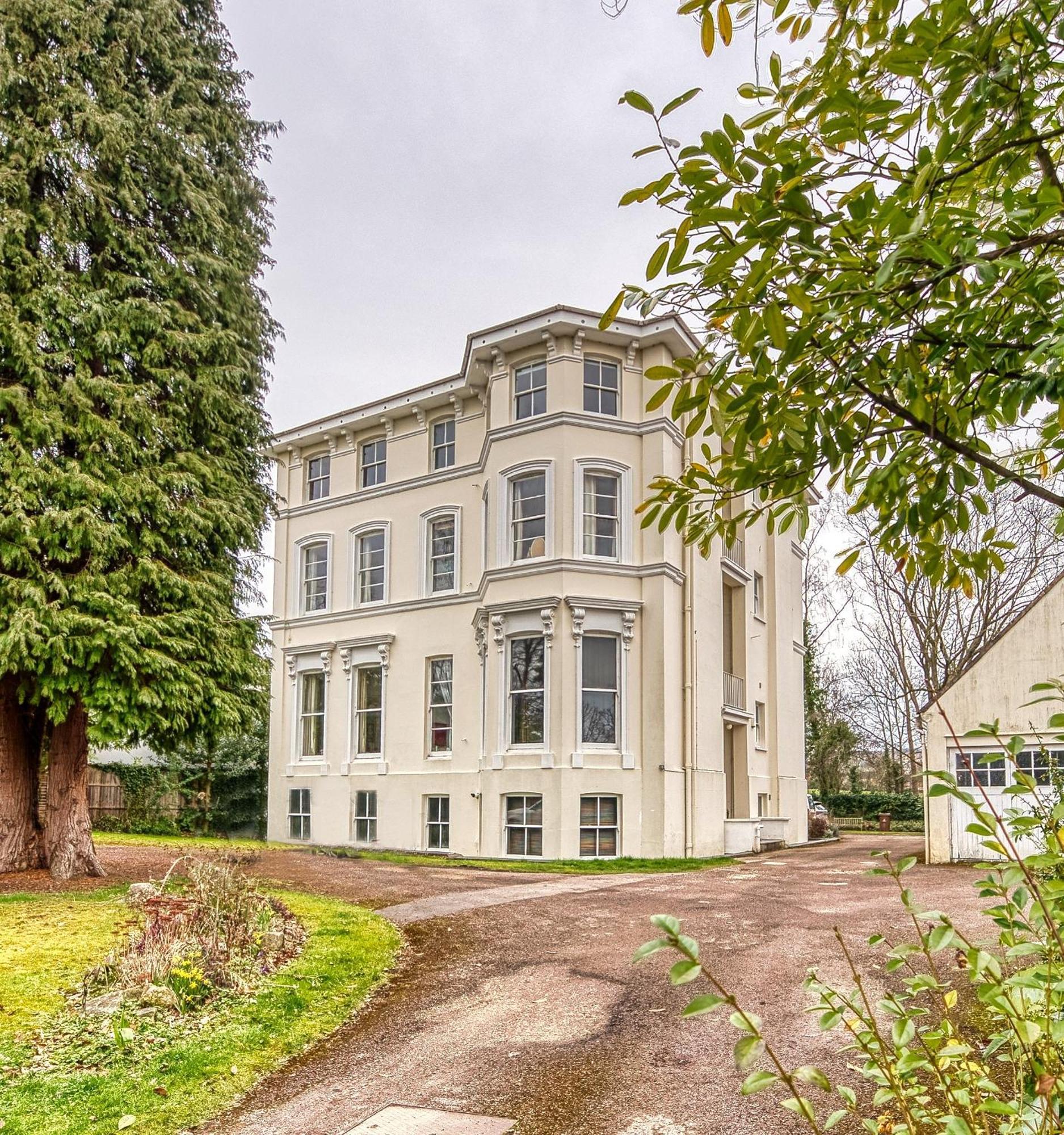 2 Bedroom Stylish Spacious Apt, Sleeps 6, Central Cheltenham, With Free Parking - By Blue Puffin Stays Eksteriør billede