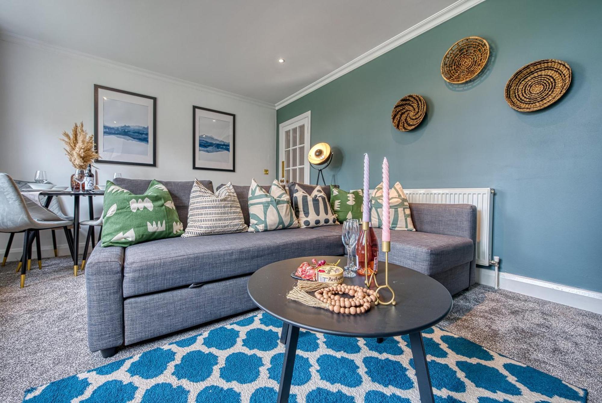 2 Bedroom Stylish Spacious Apt, Sleeps 6, Central Cheltenham, With Free Parking - By Blue Puffin Stays Eksteriør billede