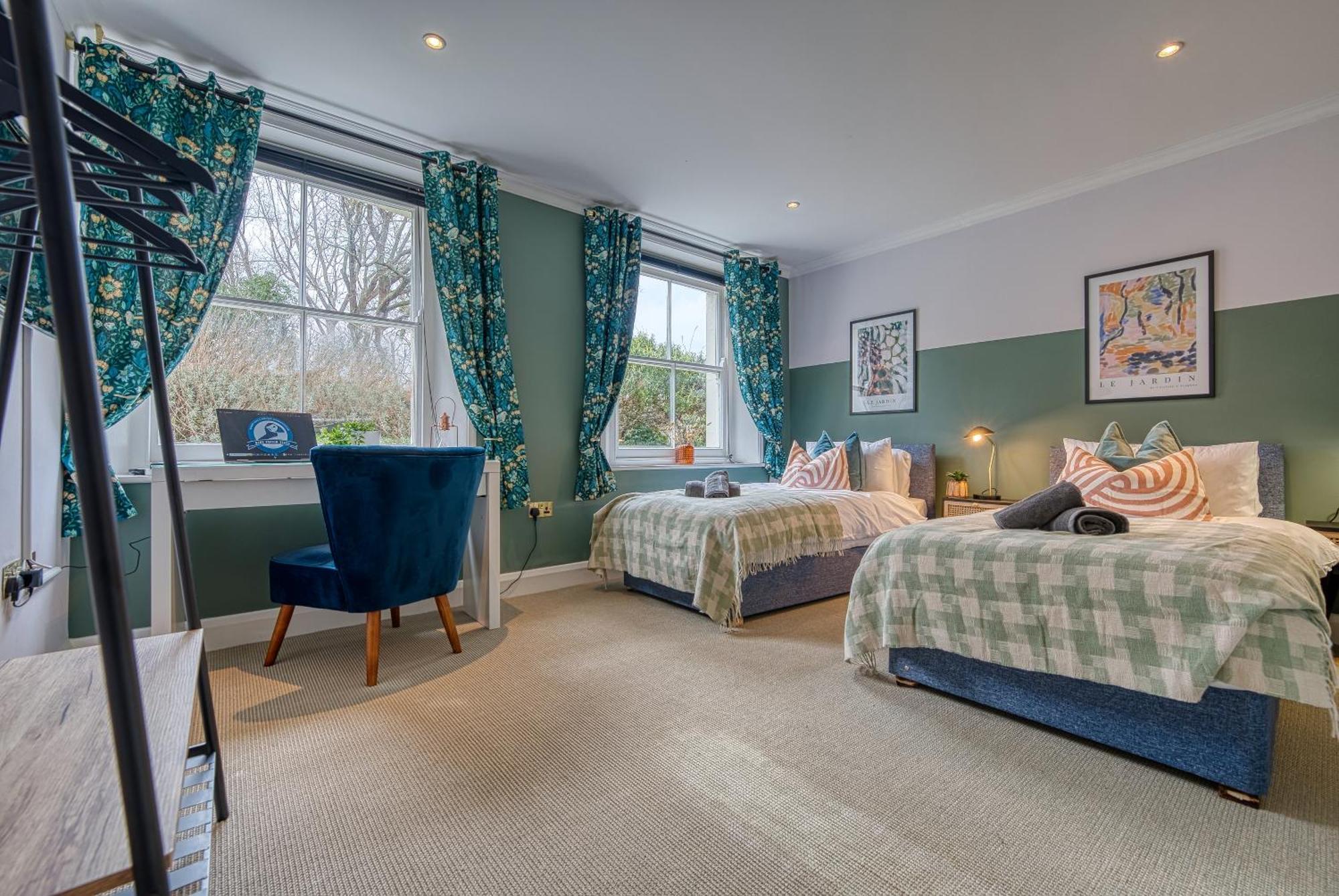 2 Bedroom Stylish Spacious Apt, Sleeps 6, Central Cheltenham, With Free Parking - By Blue Puffin Stays Eksteriør billede