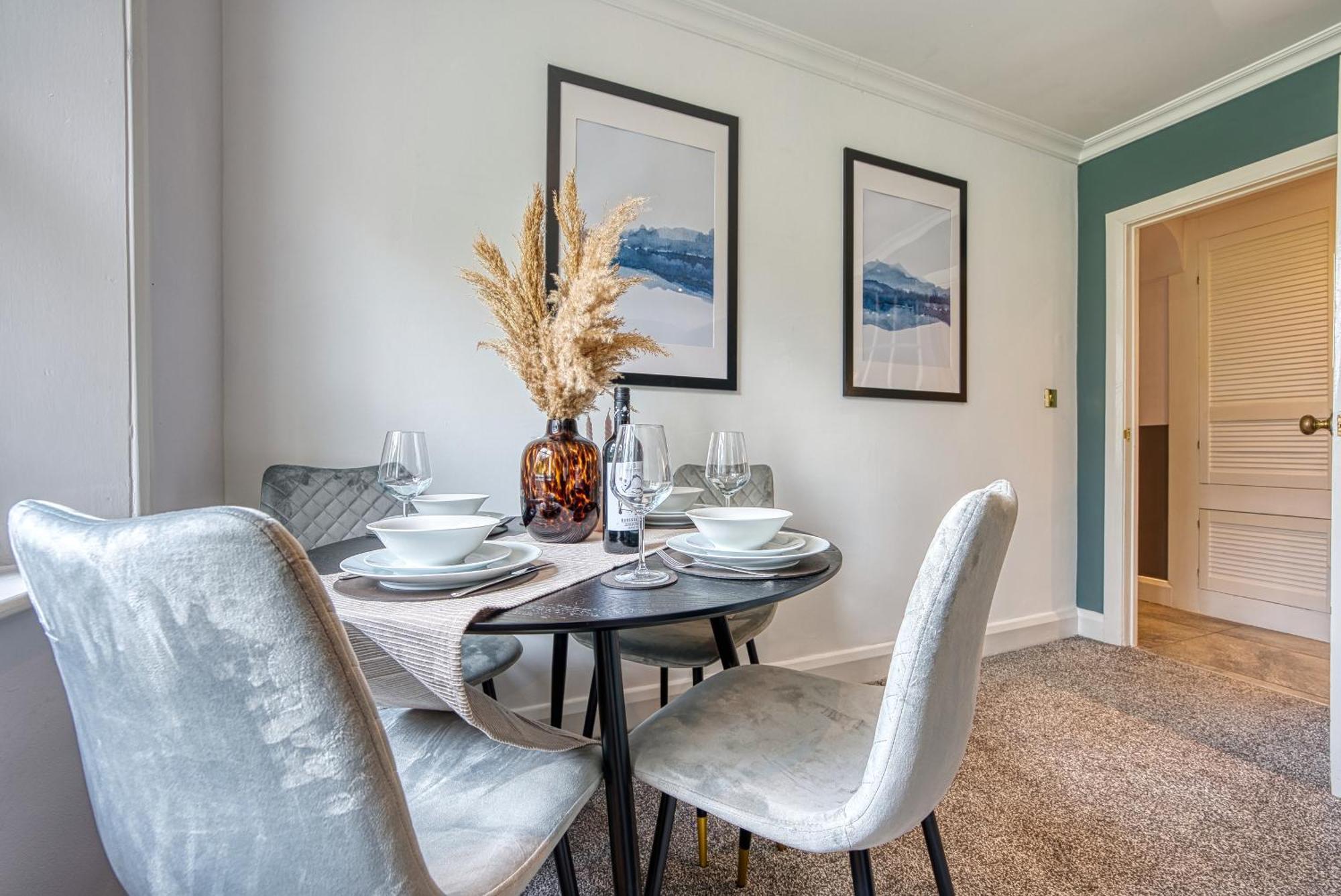 2 Bedroom Stylish Spacious Apt, Sleeps 6, Central Cheltenham, With Free Parking - By Blue Puffin Stays Eksteriør billede