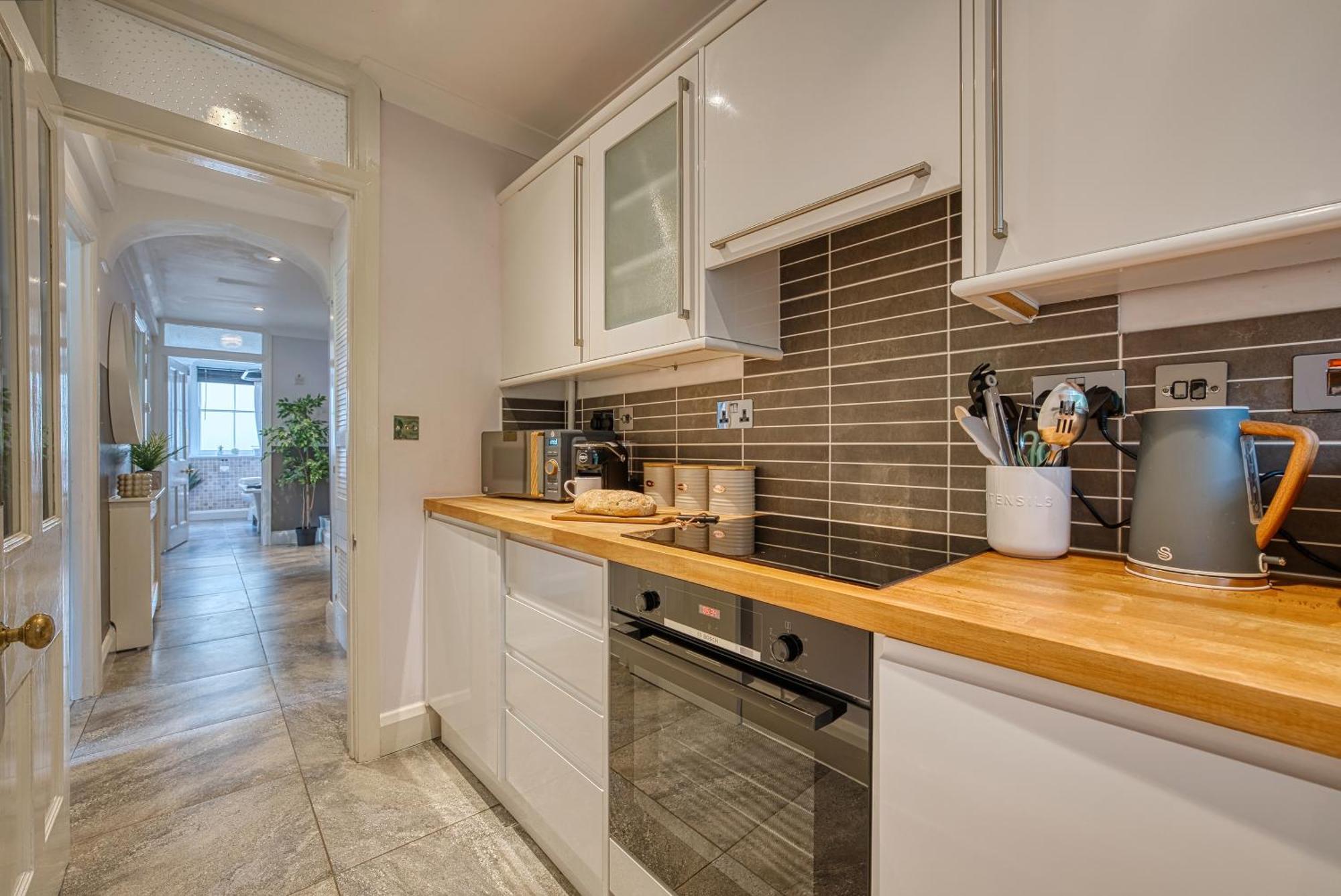 2 Bedroom Stylish Spacious Apt, Sleeps 6, Central Cheltenham, With Free Parking - By Blue Puffin Stays Eksteriør billede