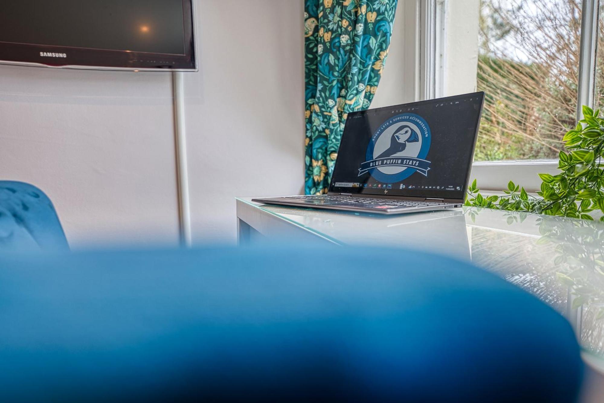 2 Bedroom Stylish Spacious Apt, Sleeps 6, Central Cheltenham, With Free Parking - By Blue Puffin Stays Eksteriør billede