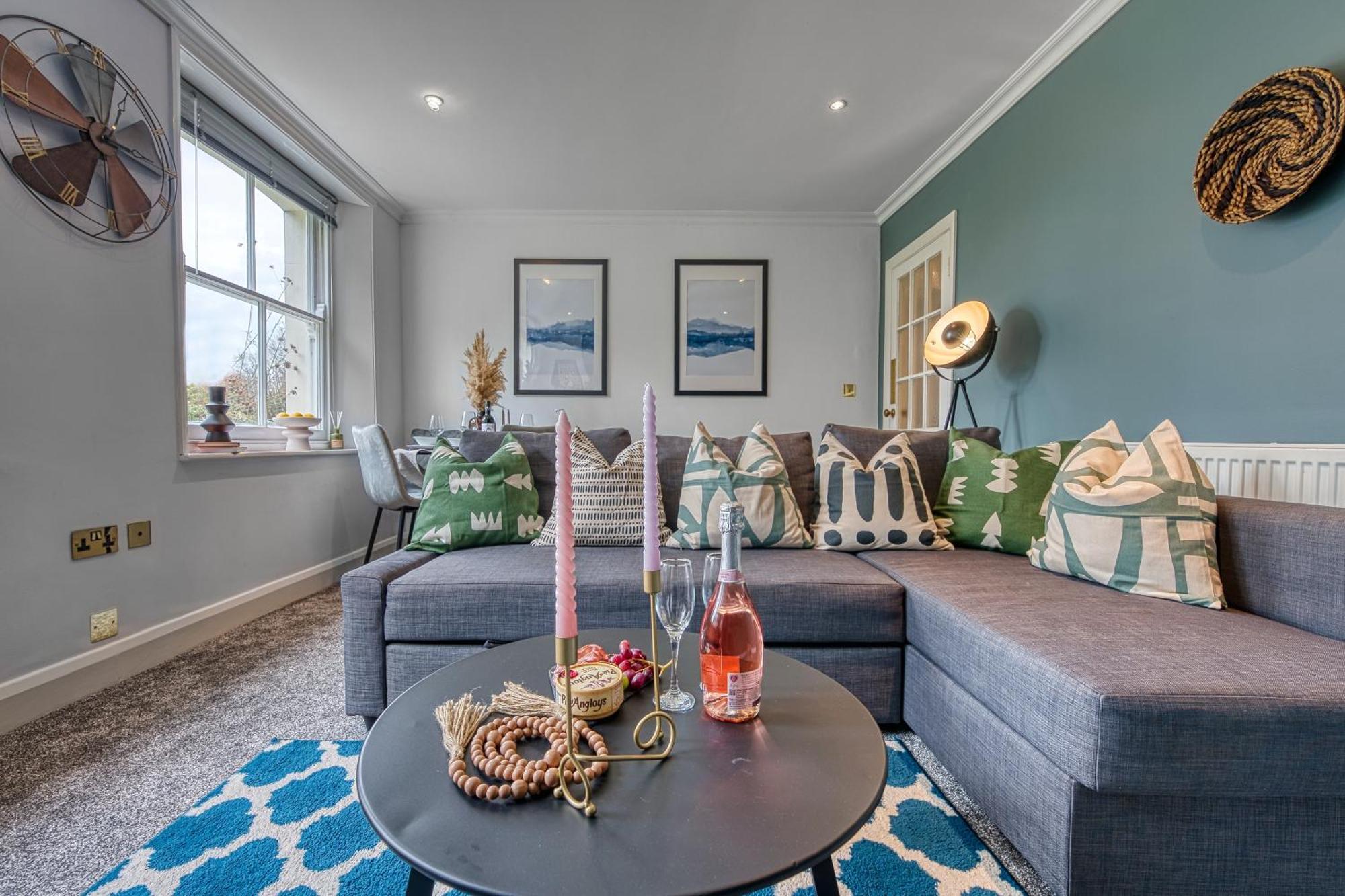 2 Bedroom Stylish Spacious Apt, Sleeps 6, Central Cheltenham, With Free Parking - By Blue Puffin Stays Eksteriør billede